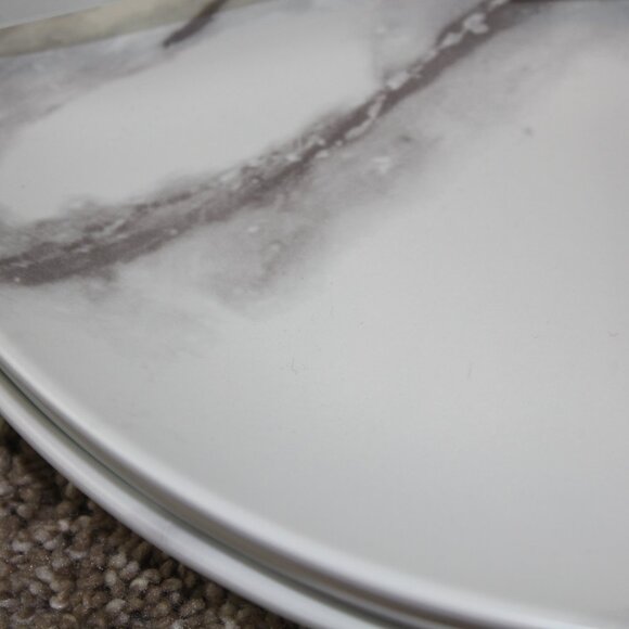 Soho Loft Melamine Dinner Plates White Gray Marble Look Set of 4 Round 11" NWT - Picture 3 of 6